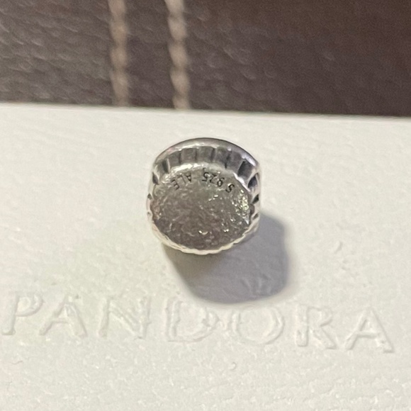Pandora Cupcake Charm Retired 14K Gold charm - Picture 2 of 3